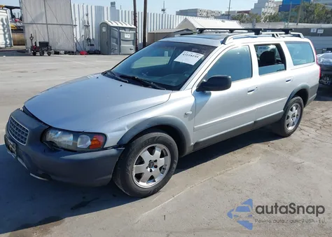2001 Volvo V70 Xc from USA, damaged, VIN YV1SZ58D211044736